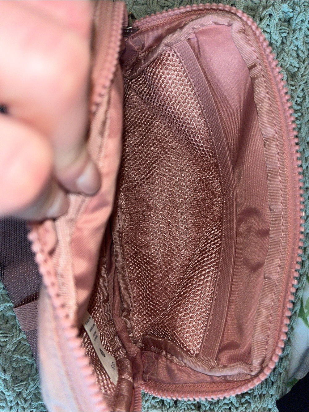 lululemon athletica Dusty Pink Crossbody Belt Bag - Picture 4 of 6